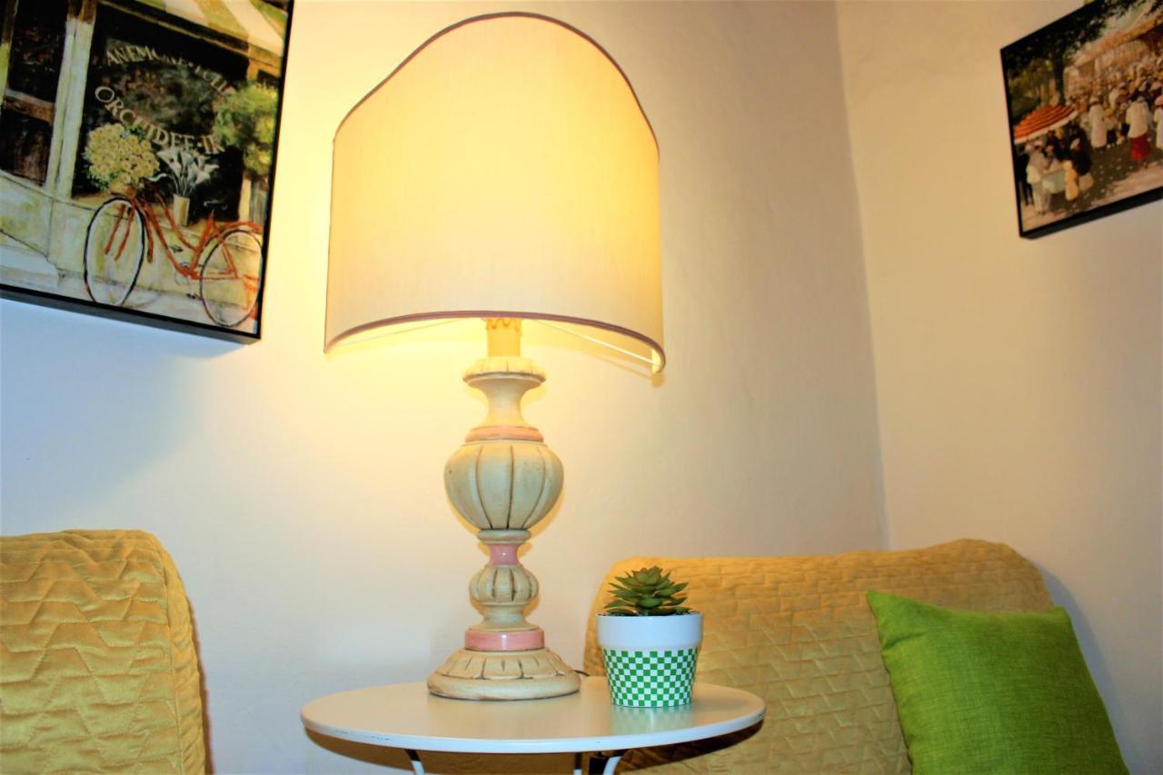 Red House Apartment Губио Екстериор снимка