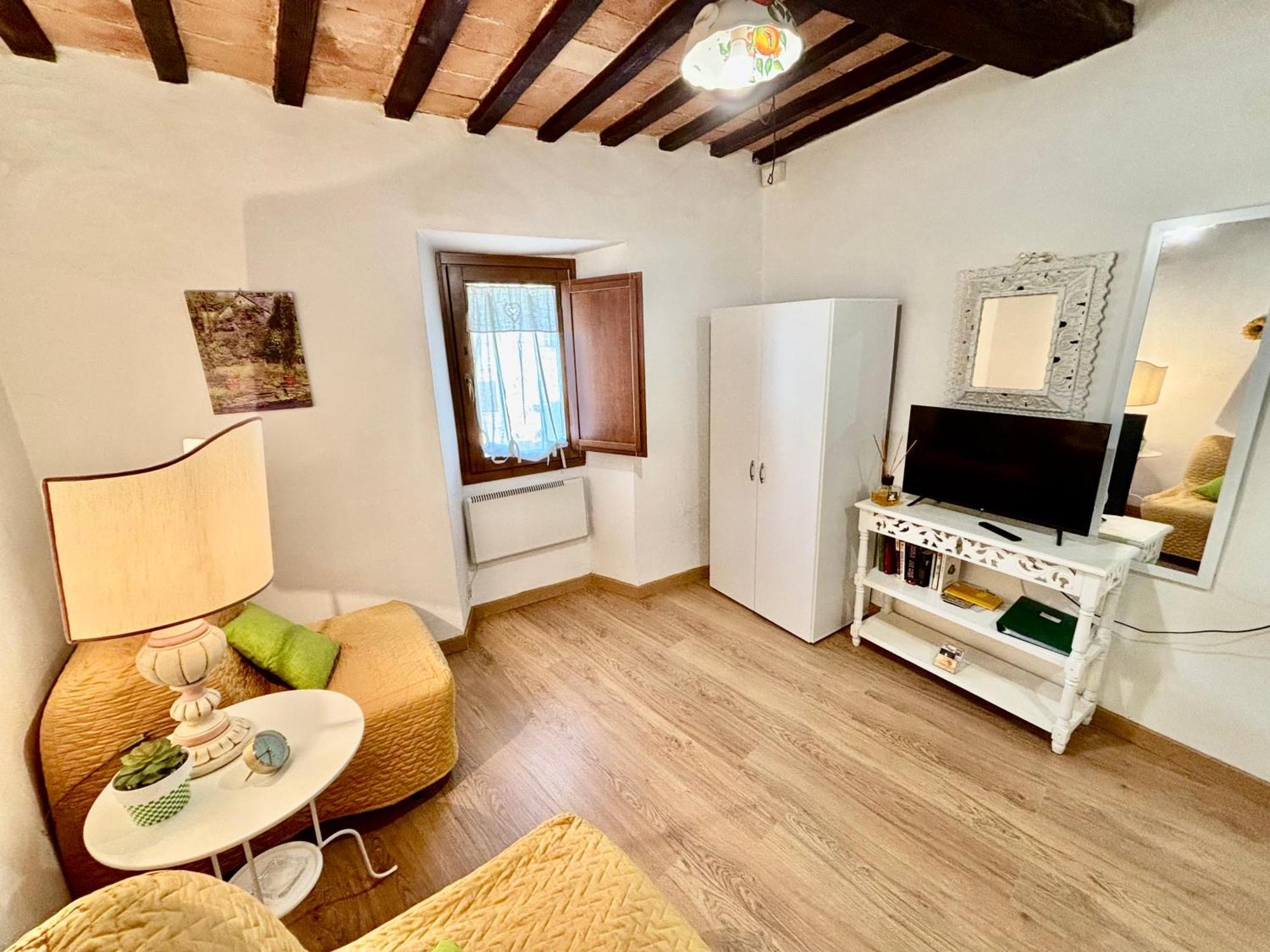 Red House Apartment Губио Екстериор снимка