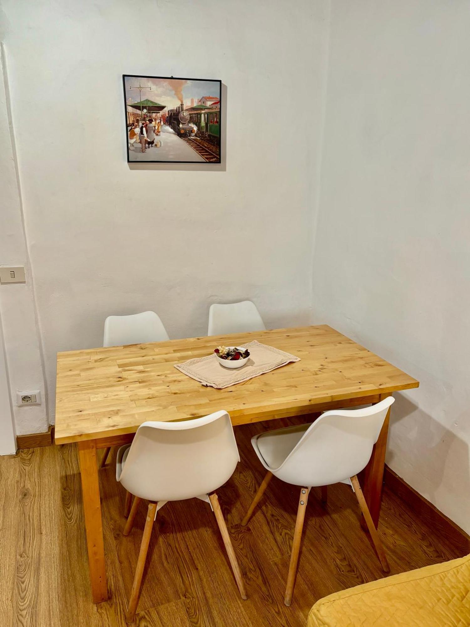 Red House Apartment Губио Екстериор снимка