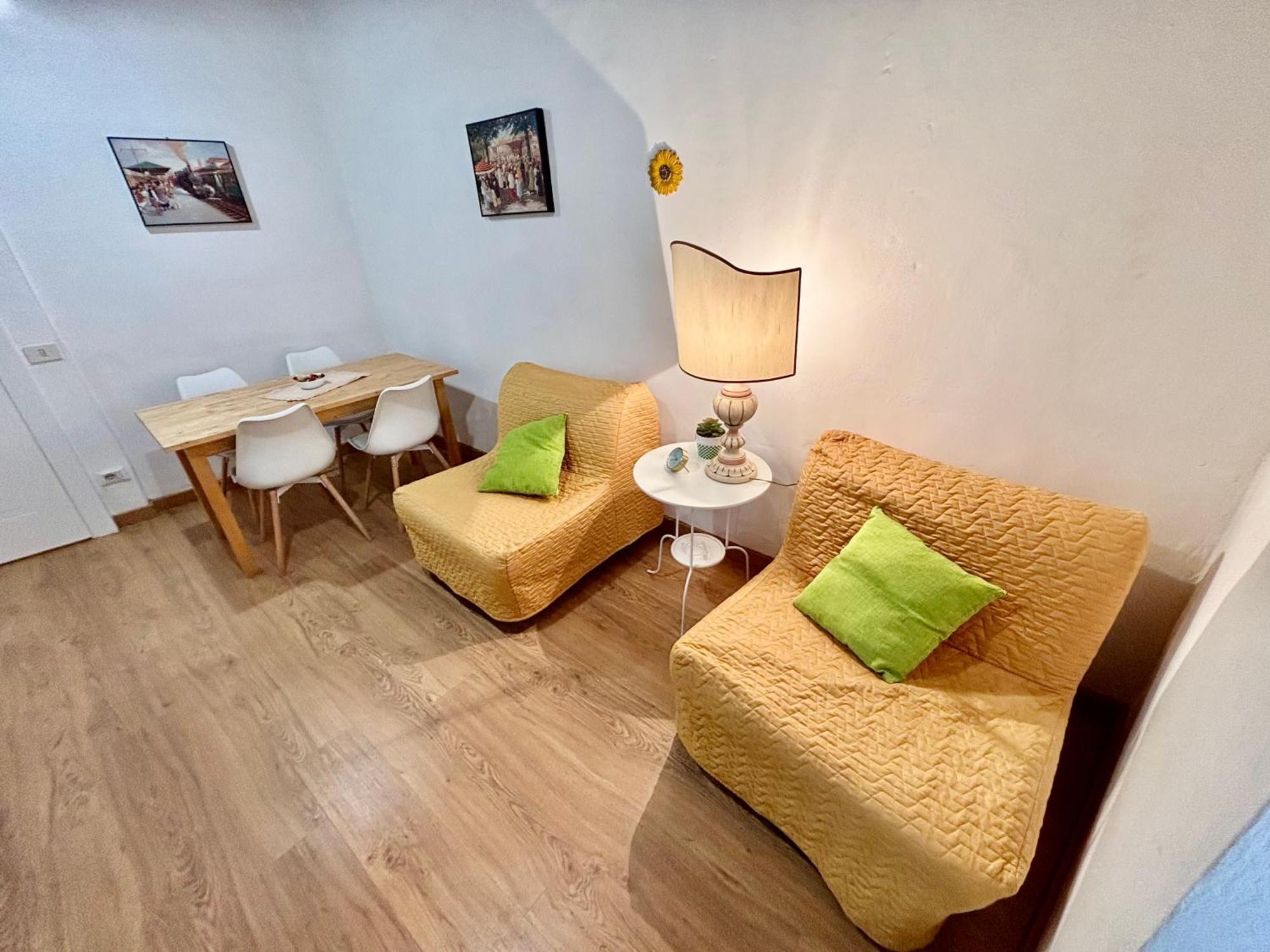 Red House Apartment Губио Екстериор снимка