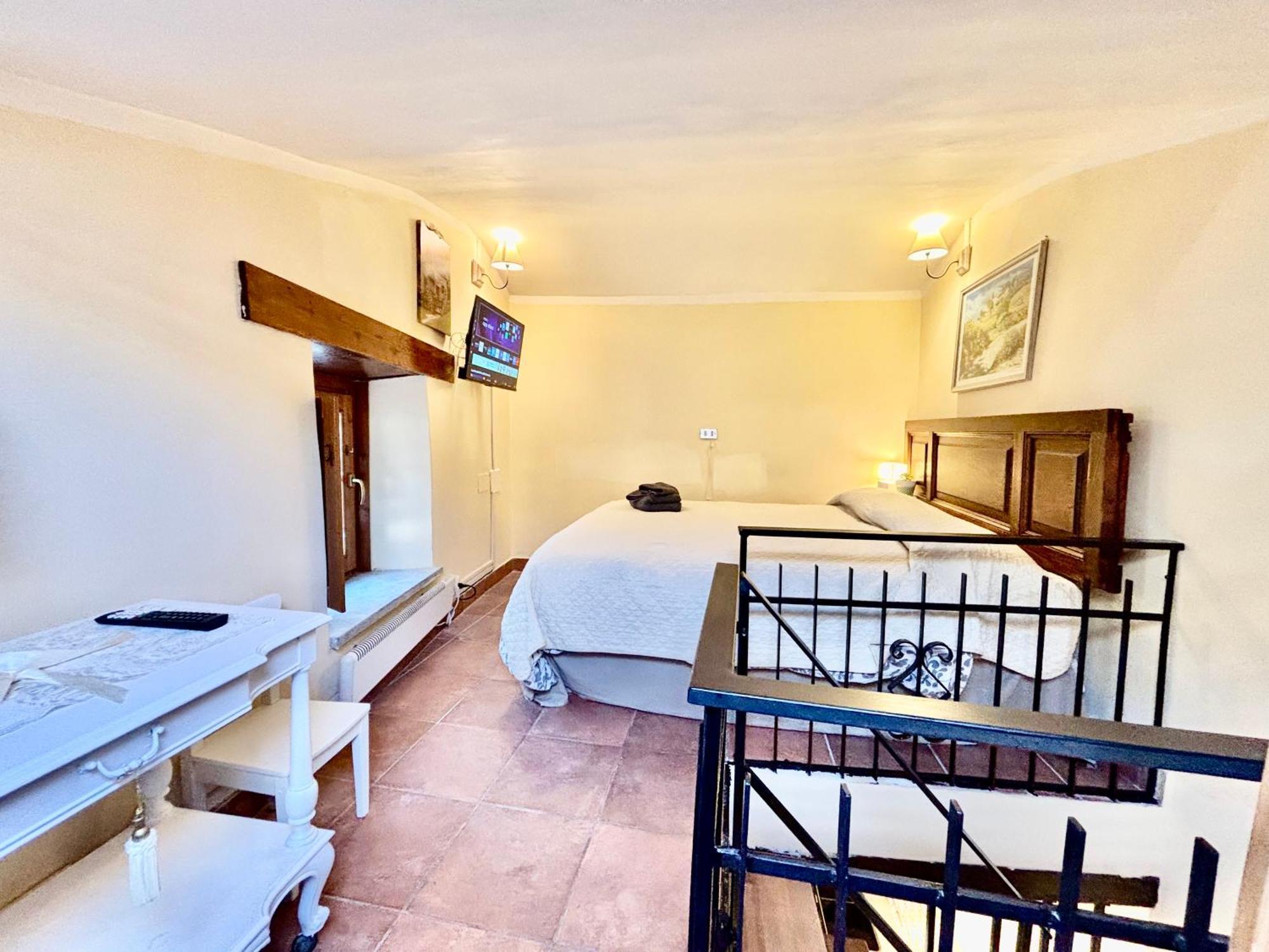 Red House Apartment Губио Екстериор снимка