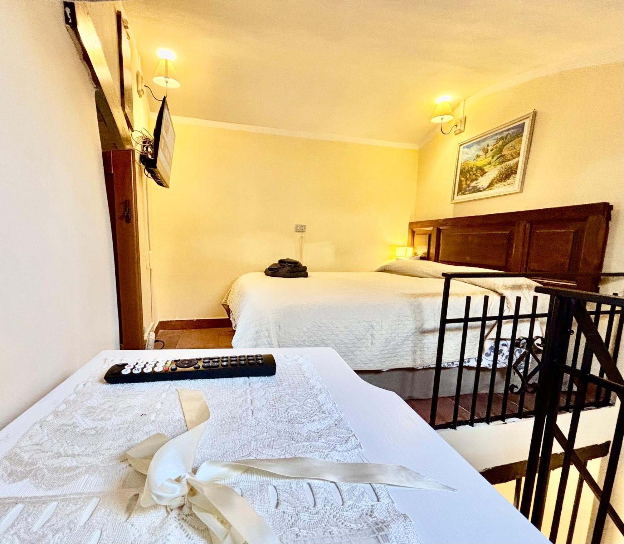Red House Apartment Губио Екстериор снимка