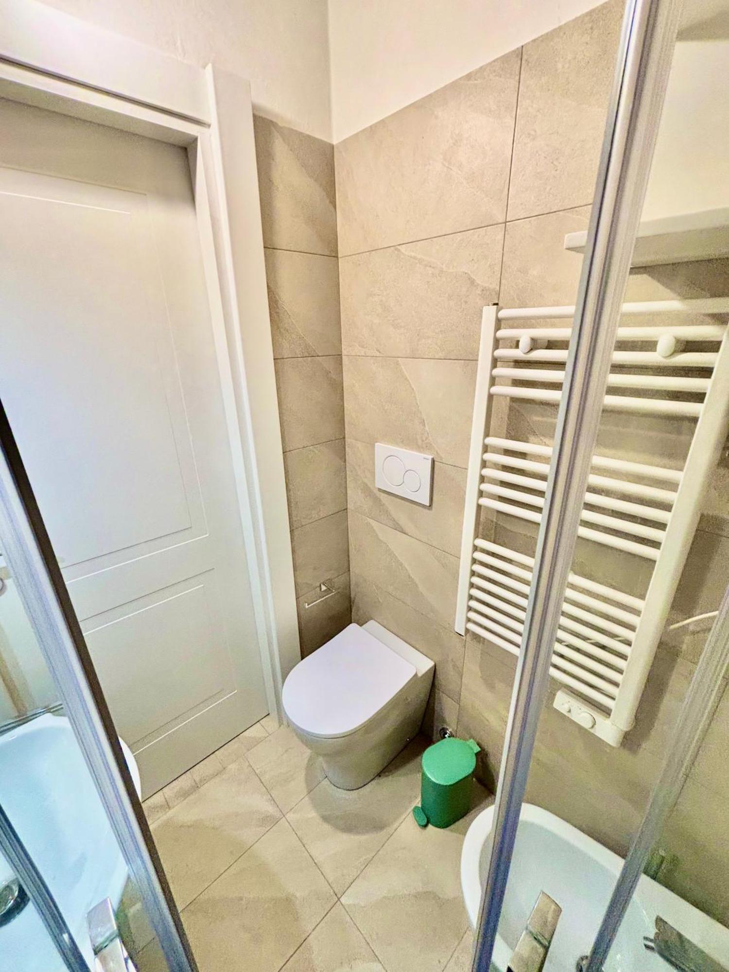 Red House Apartment Губио Екстериор снимка