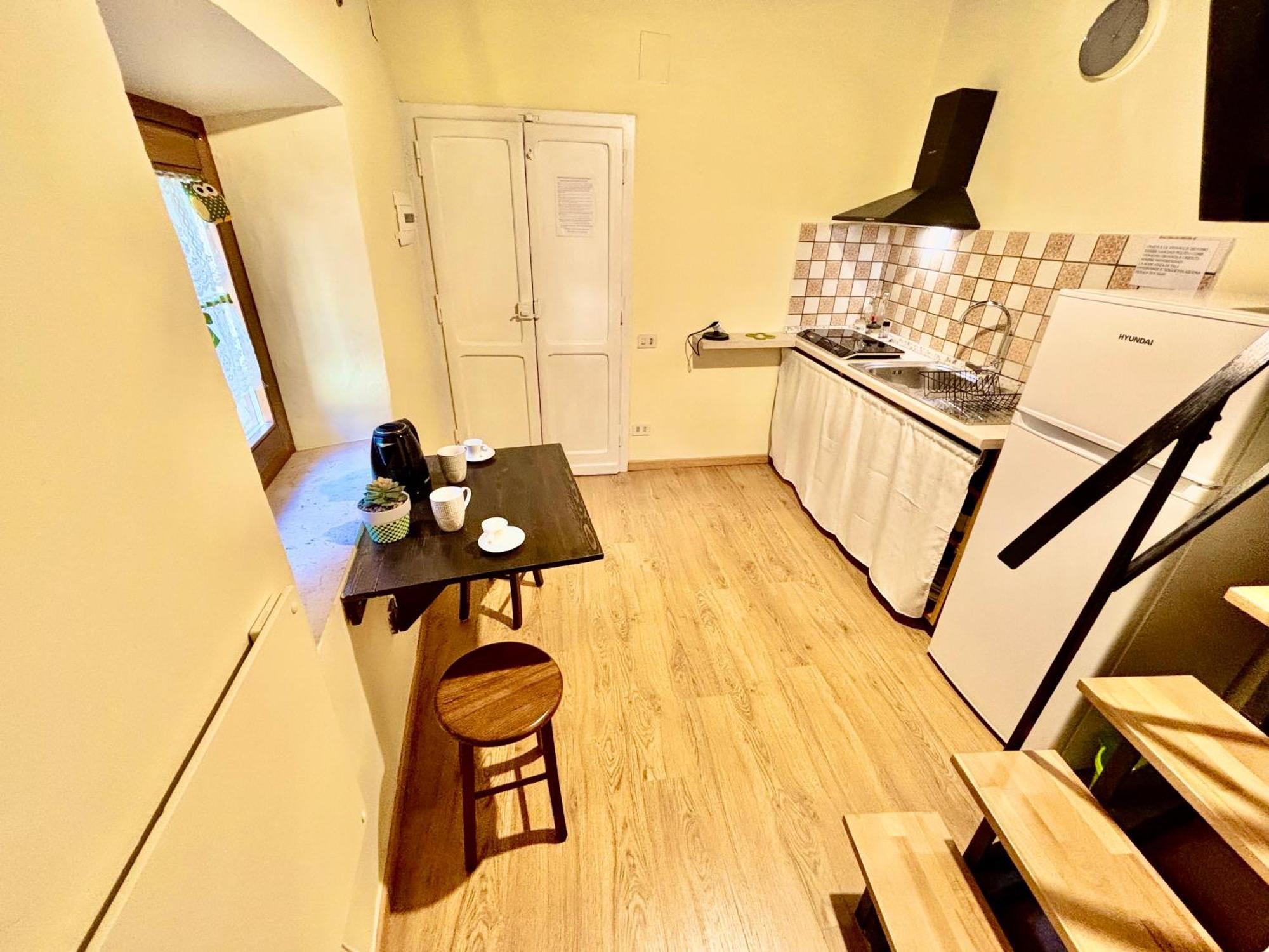 Red House Apartment Губио Екстериор снимка