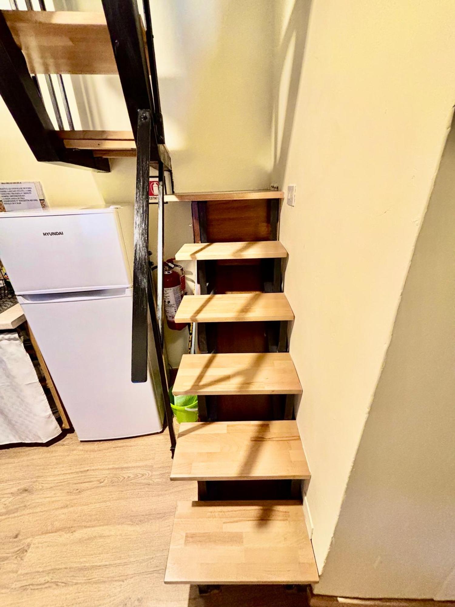 Red House Apartment Губио Екстериор снимка